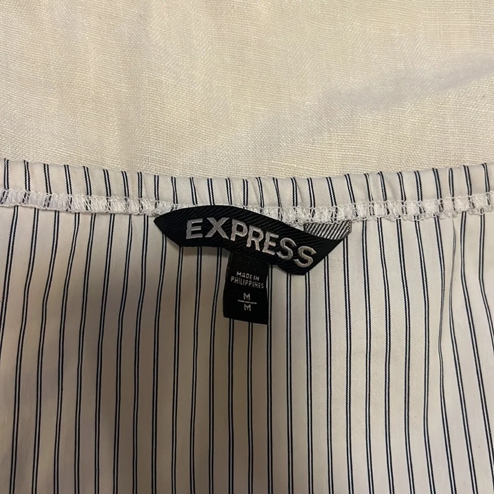 Express off the shoulder blouse - Picture 2 of 4